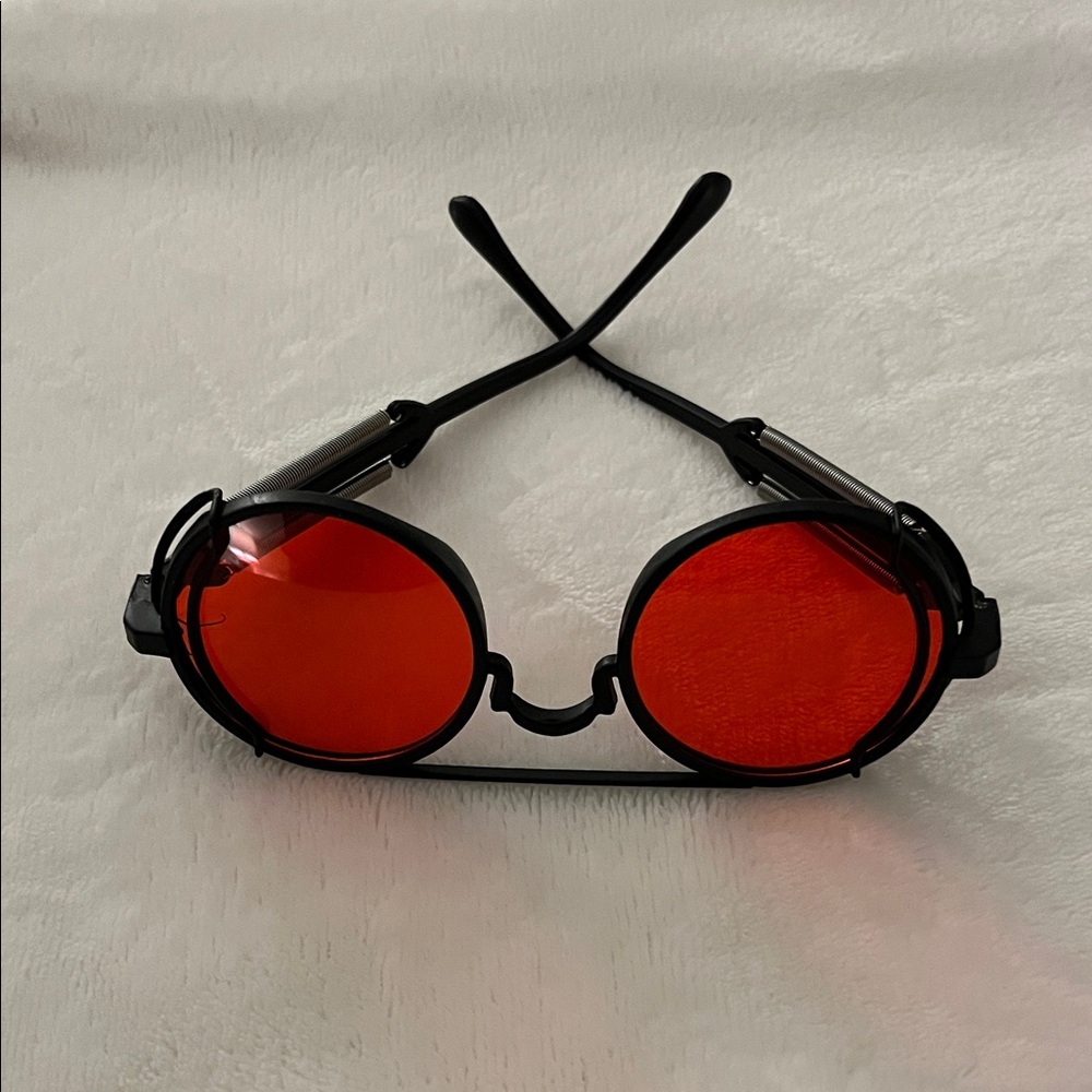 🦚Unisex Round Black Steam Punk Glasses with Red Lenses